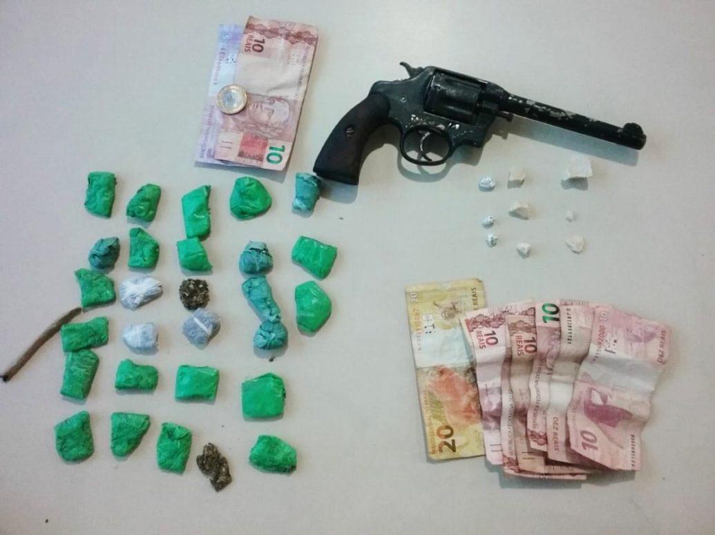PM realiza operação contra o tráfico de drogas e prende homem armado no Bairro Geórgia Paula