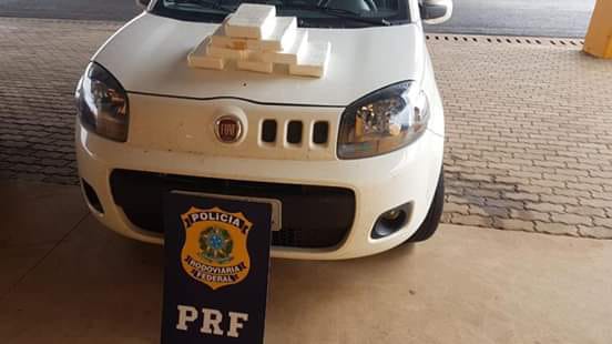 PRF do Paraná apreende 8 quilos de cocaína em carro com placas de Itapoá