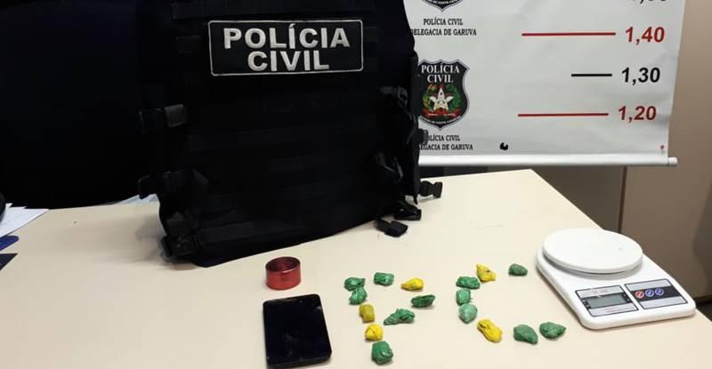 Polícia Civil de Garuva apreende drogas no Bairro Geórgia Paula