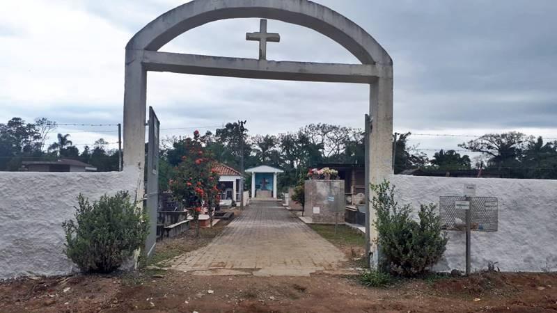 Prefeitura faz divulgação sobre o funcionamento do cemitério no dia de finados, em Garuva.