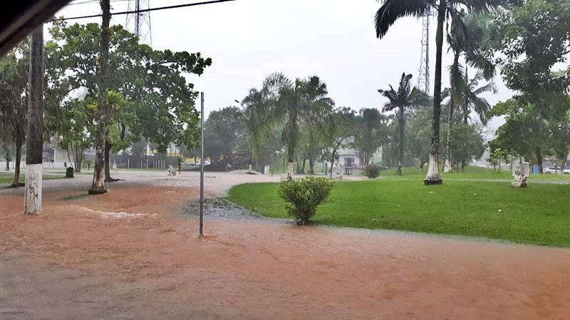 Defesa Civil registra pontos de alagamento em Garuva devido às fortes chuvas