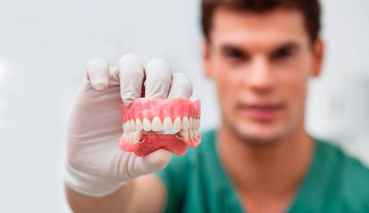 Prefeitura de Garuva começa a entregar primeiras próteses dentárias para a população