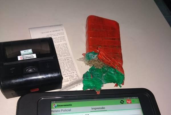 Populares encontram tablete de maconha em Garuva