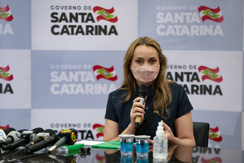 Novo decreto altera medidas de combate à Covid-19 em Santa Catarina.