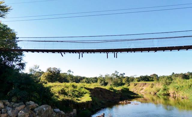 Vereadora Marli Leandro pede a reforma da Ponte Pênsil na localidade de Três Barras, em Garuva.