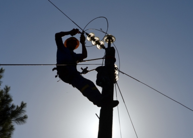 Prefeitura inicia ampliação da rede de energia elétrica em Garuva.