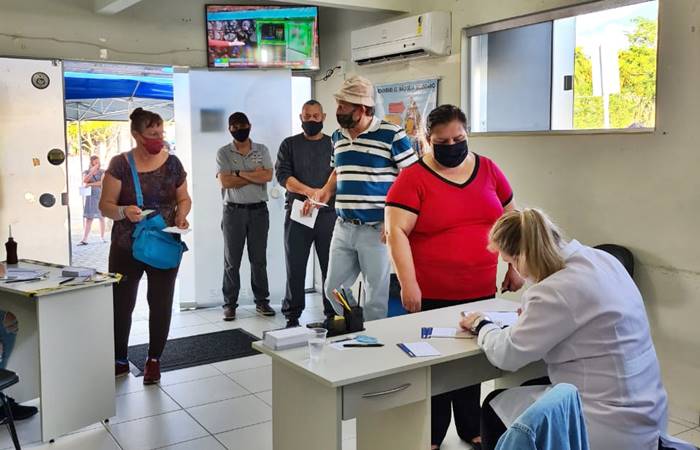 A partir deste sábado (10), pessoas com 38 anos começam a ser vacinadas contra a COVID-19 em Garuva.
