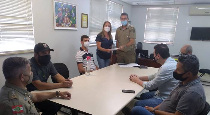Em reunião com autoridades, Marli Leandro solicita Policial feminina para atuação efetiva em Garuva.