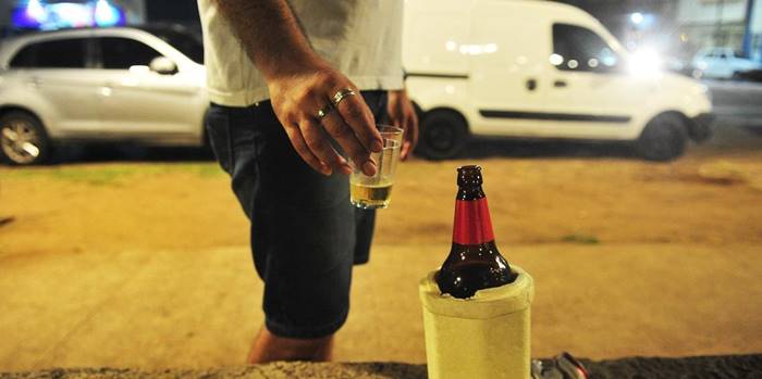 Projeto de Lei em tramitação na Câmara proíbe o consumo de bebida alcoólica em locais públicos de Garuva.