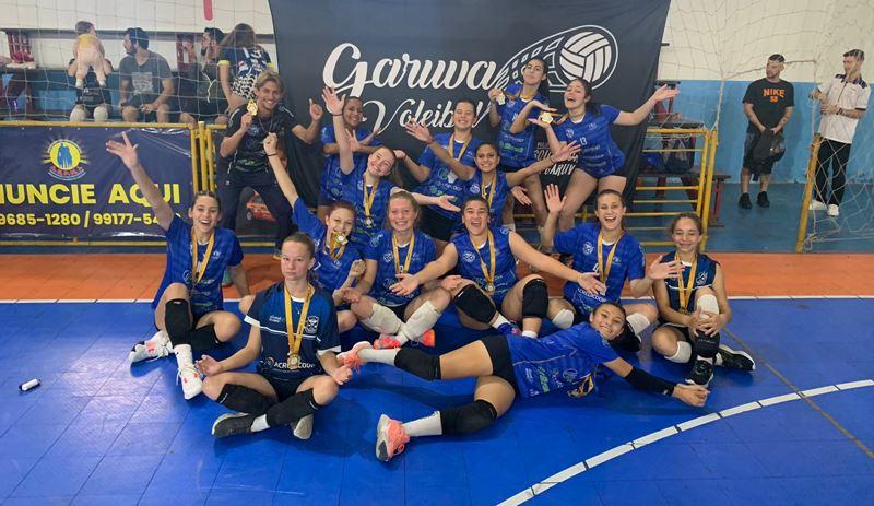 Time feminino de Garuva é campeão da Liga de Vôlei Amador/Joinville.
