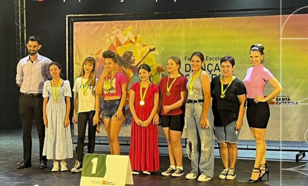 Garuva é ouro no Festival Escolar Dança Catarina 🥇